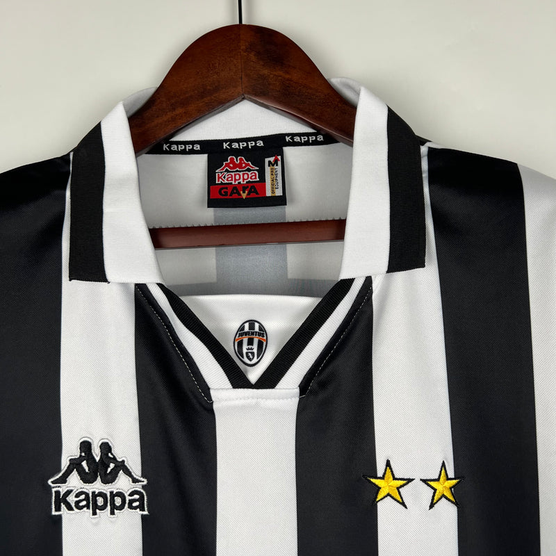 Juventus 96/97 - Primeiro Uniforme